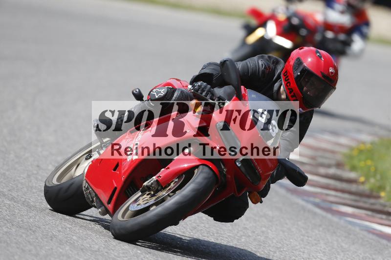 /27 12.06.2025 Ducati Schweiz Trackday Warmup  ADR/blau-bleu/33